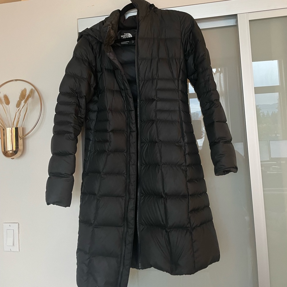 North Face Metropolis parka in black - size small